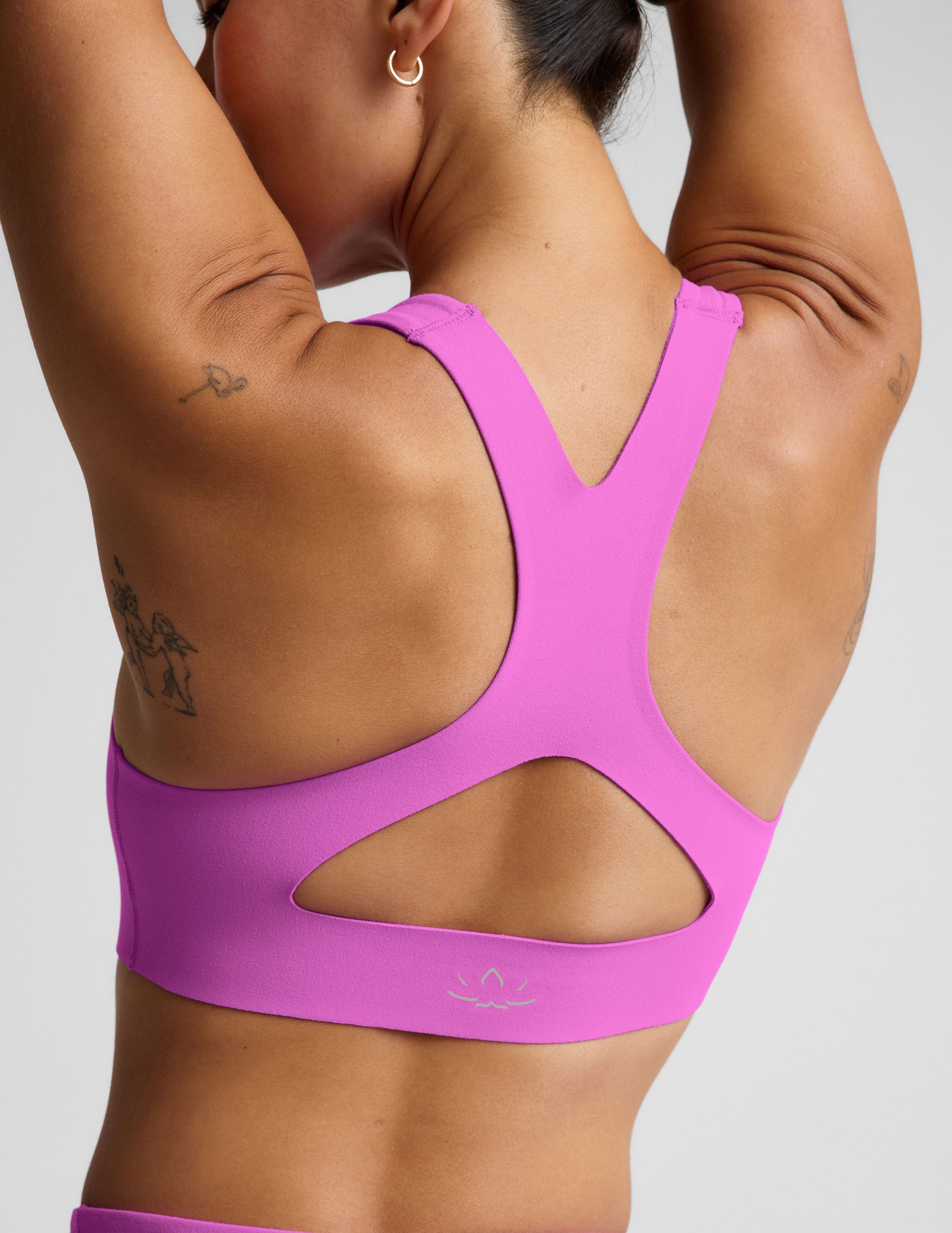 glowzone™ Medium Impact Bra - Electric Fuchsia