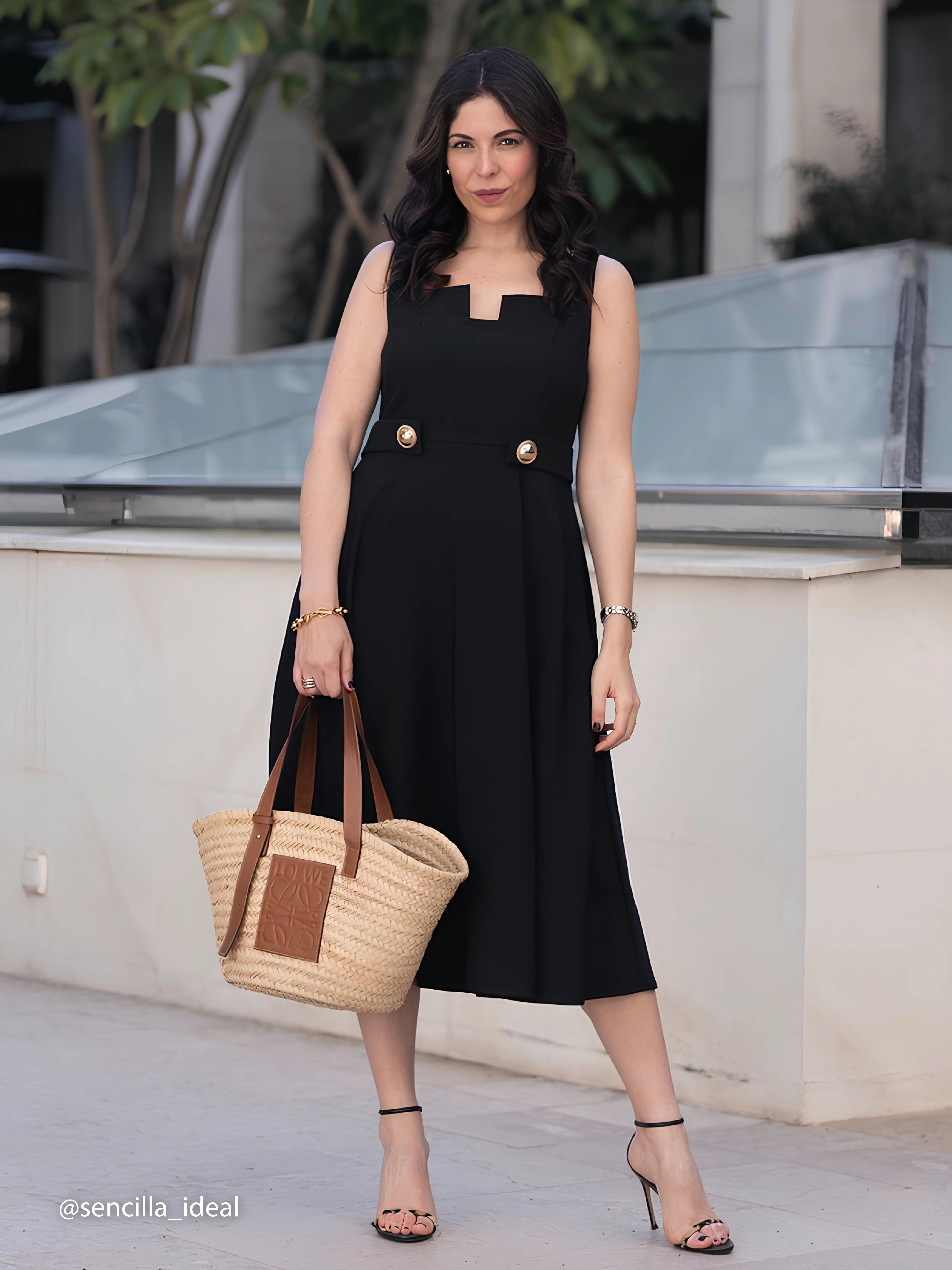 Black Buckle Notched Sleeveless A-Line Midi Dress With Pockets