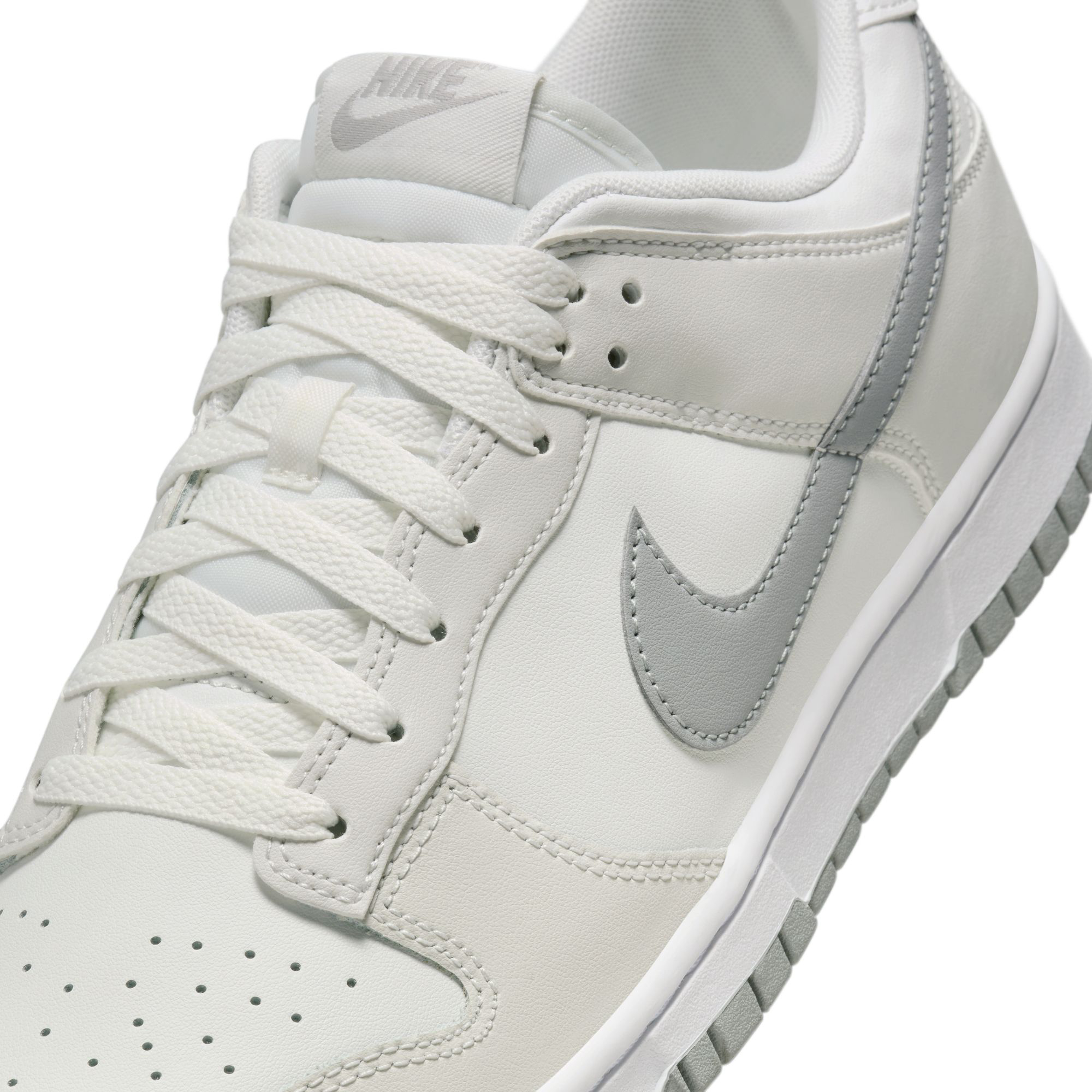 Nike Dunk Low - Summit White/Lt Smoke Grey-Platinum Tint