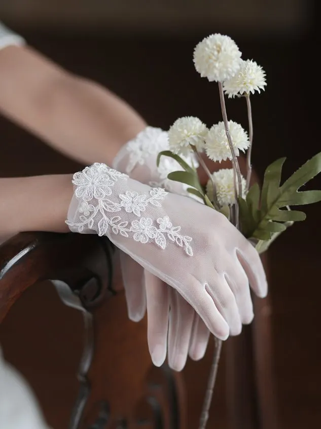 Floral White Short-length Bridal Floral Lace Tulle Gloves Elegant And Ethereal Evening Wedding Gloves