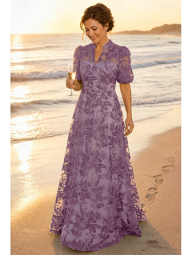 A-Line Dress Floor Length Lace Dress Mother of the Bride Dress Short Sleeve V Neck High Neck Elegant Vintage Luxurious Formal Wedding Guest Semi Formal Lace with Embroidery Appliques - Wisteria