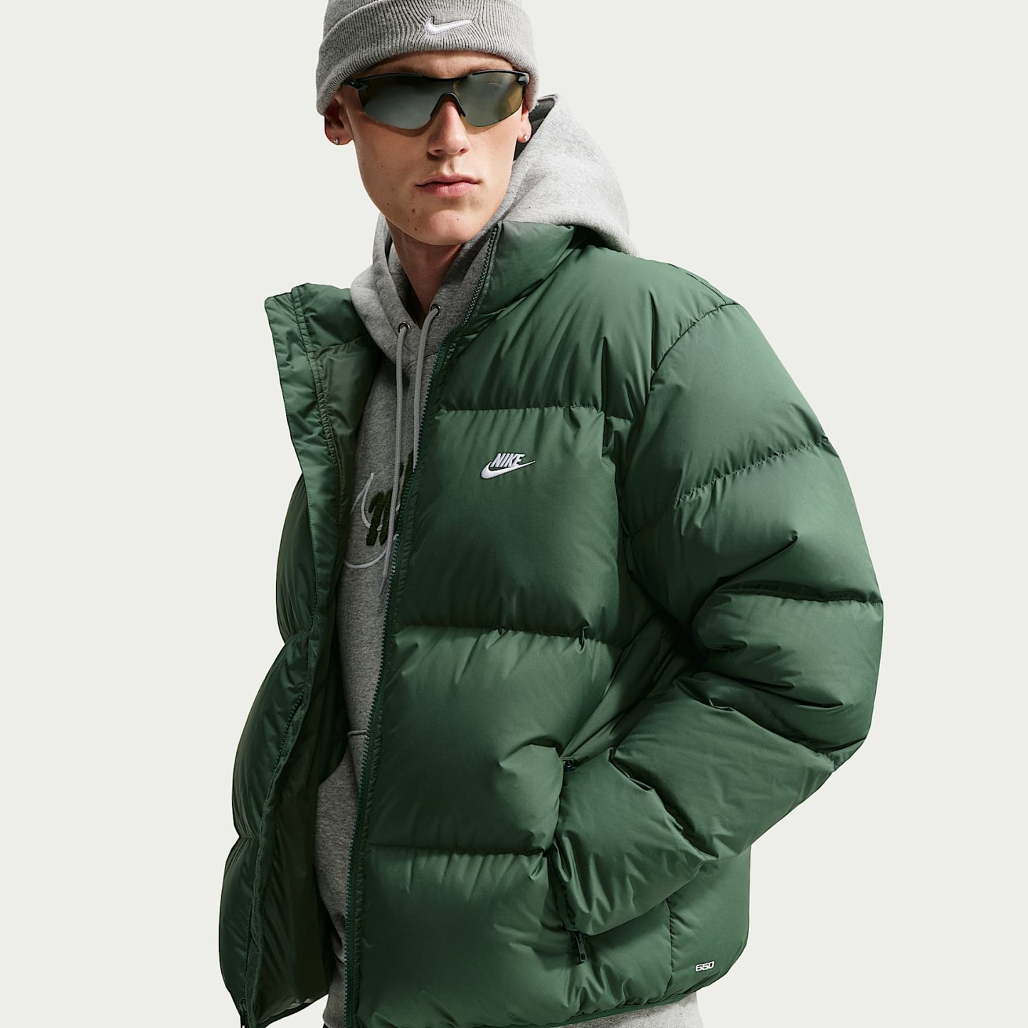 Nike Sportswear Club Men's Therma-FIT Down Puffer Jacket – Fir/White