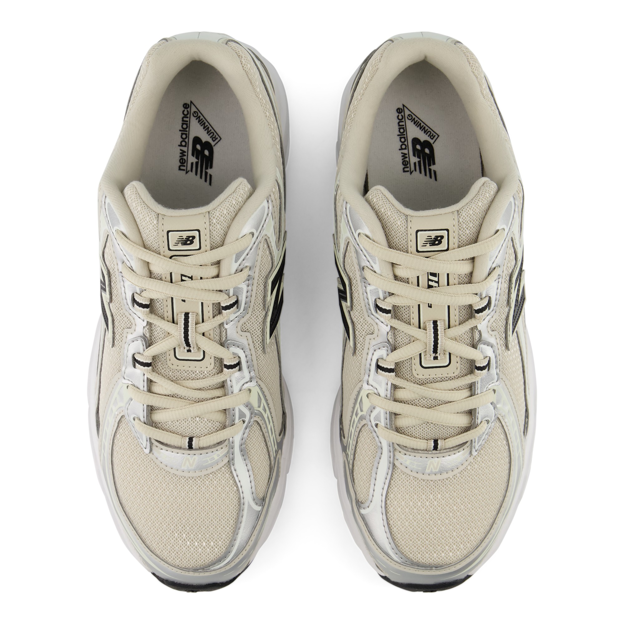 740 – TIMBERWOLF with BLACK