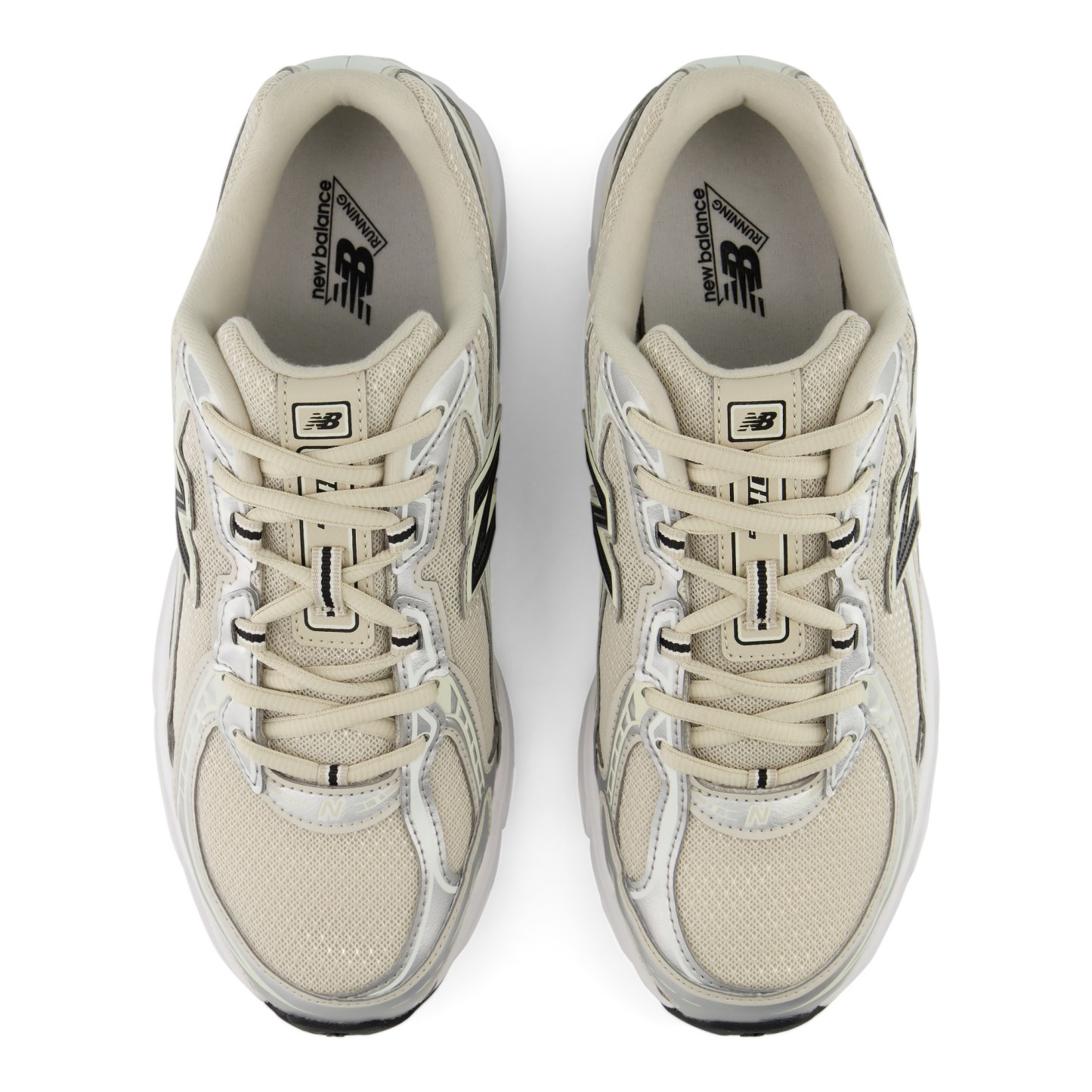740 – TIMBERWOLF with BLACK