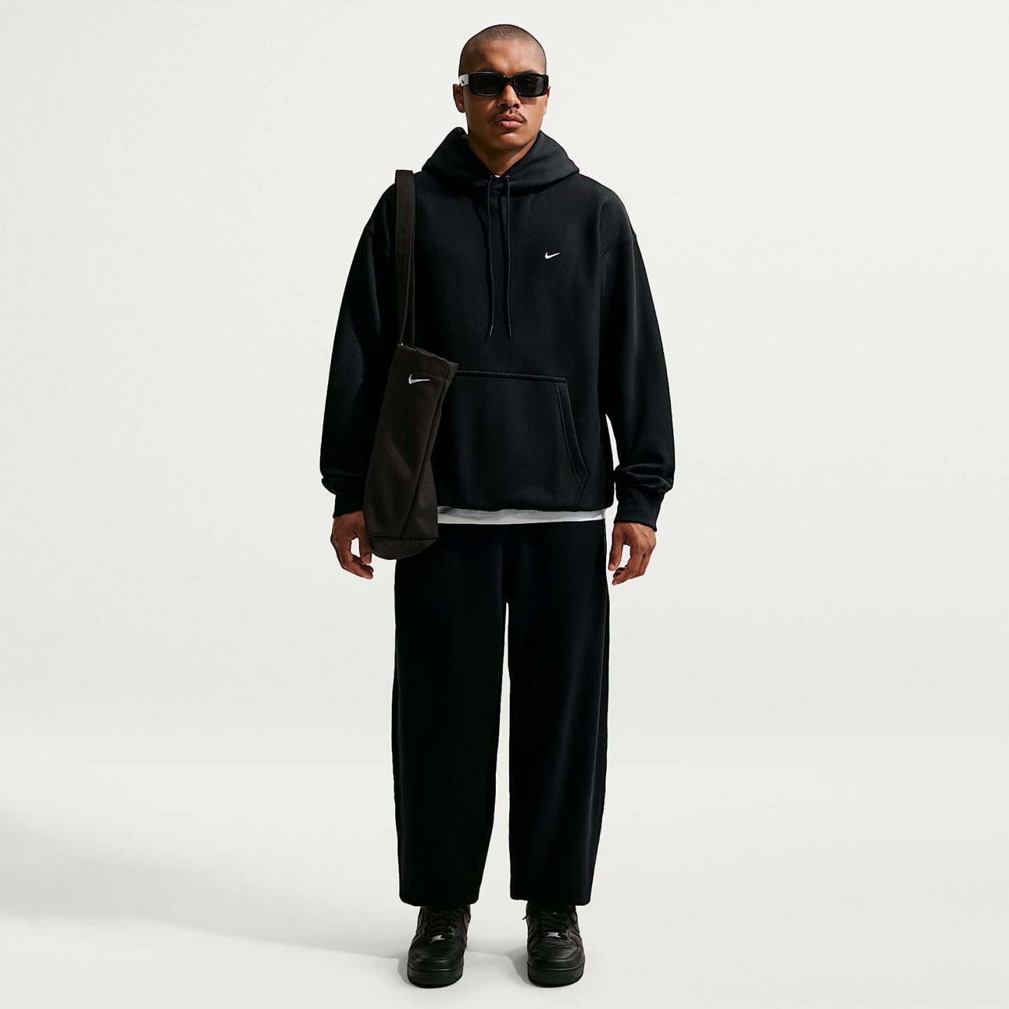 Nike Solo Swoosh Men's Pullover Hoodie – Black/Black/White