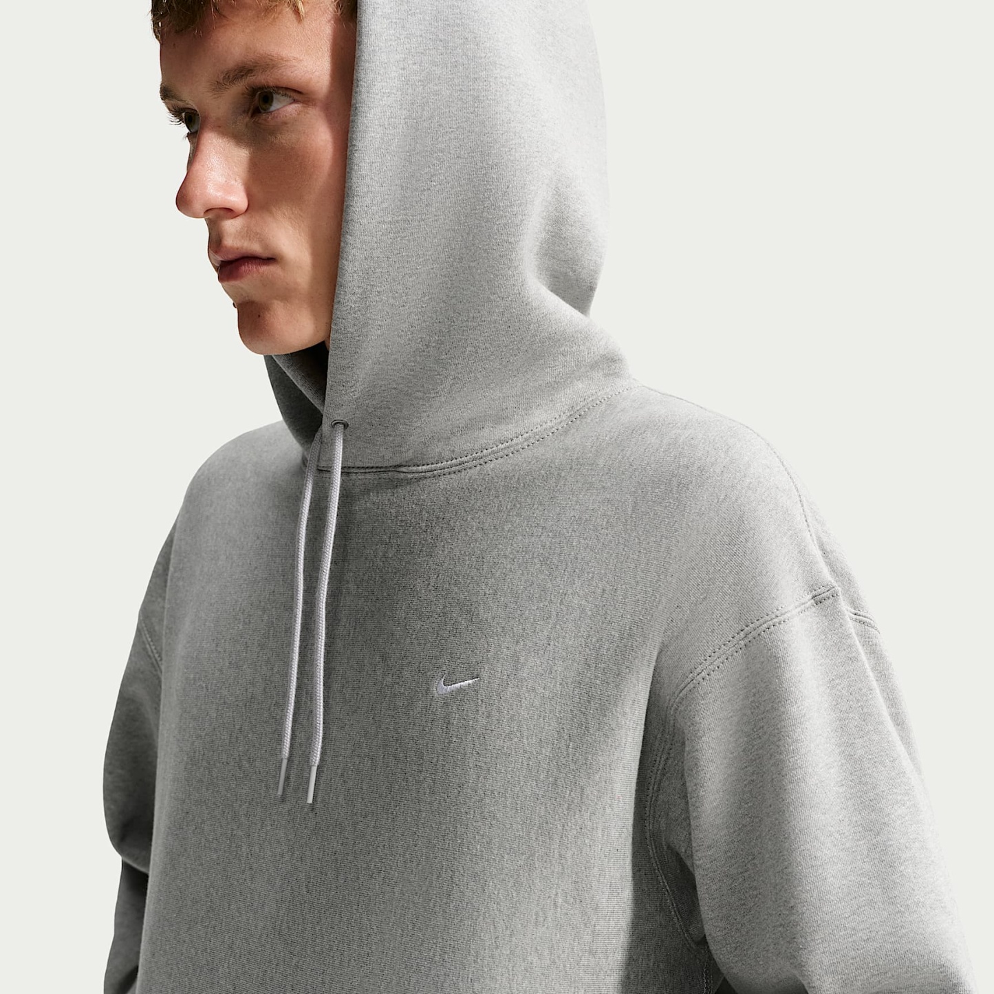 Nike Solo Swoosh Men's Pullover Hoodie – Dark Grey Heather/Light Smoke Grey/White
