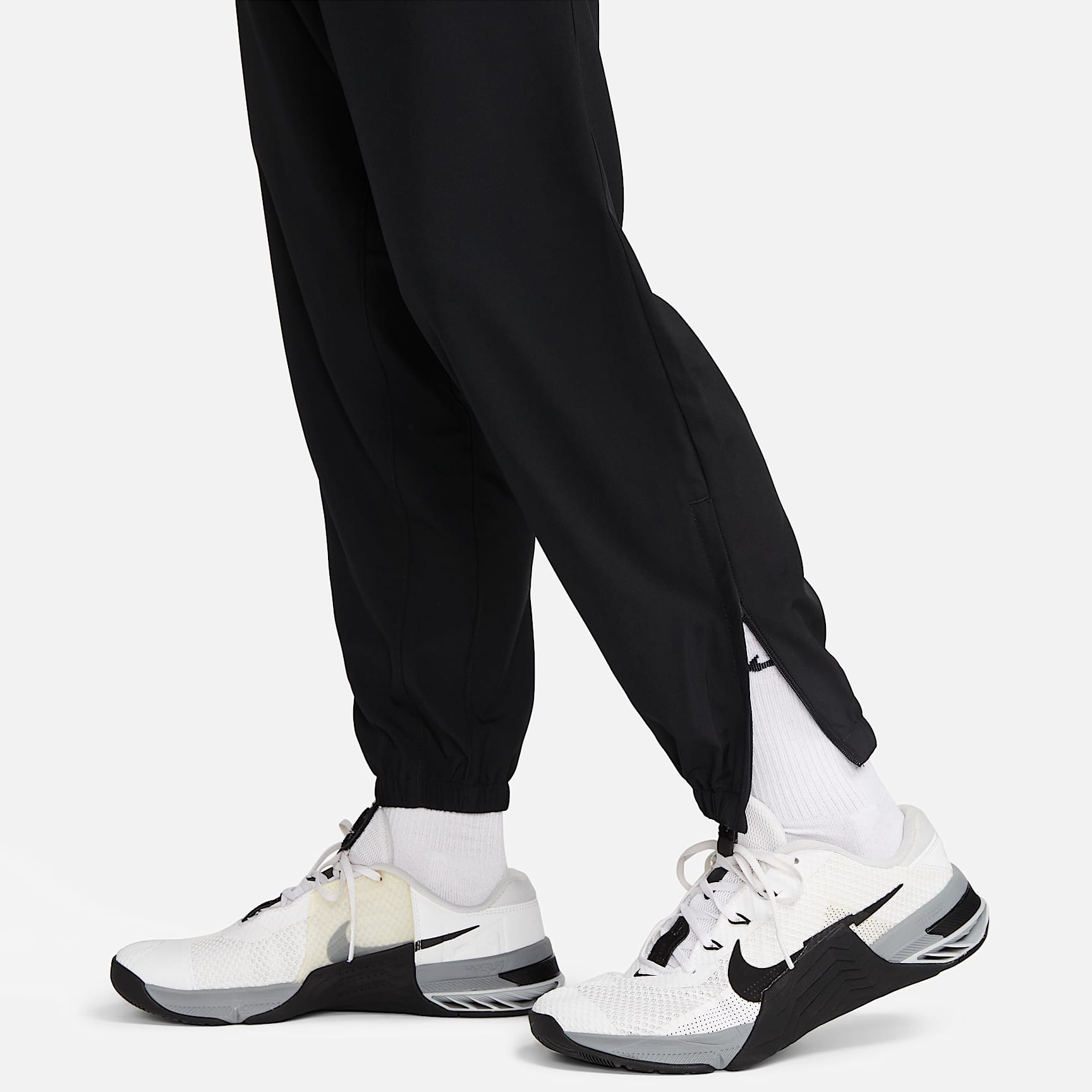Nike Form Men's Dri-FIT Tapered Versatile Trousers – Black/Black
