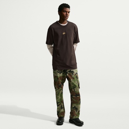 Nike Sportswear Premium Essentials Men's T-Shirt – Velvet Brown/Flat Gold