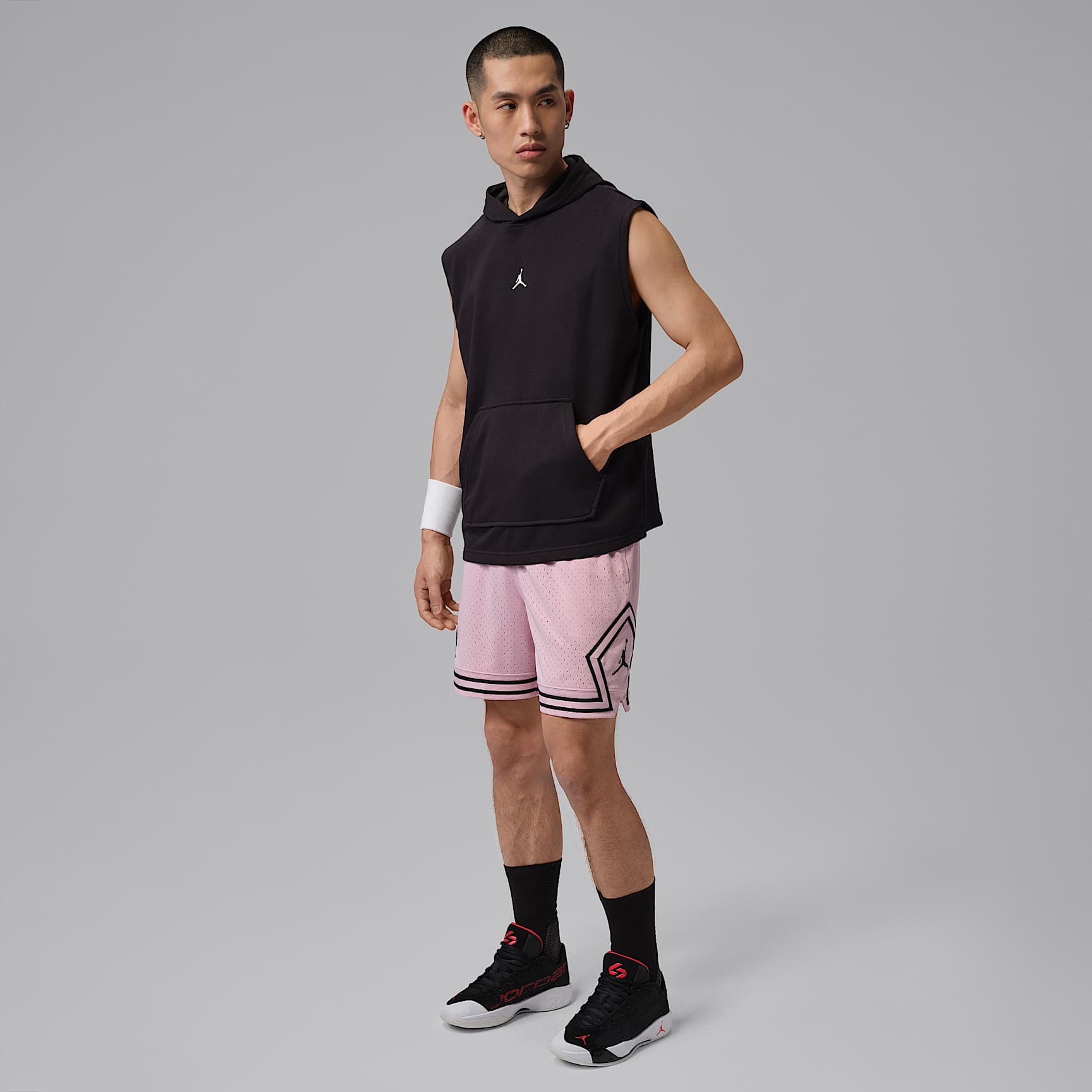 Jordan Sport Men's Dri-FIT 18cm (approx.) Mesh Diamond Shorts – Iced Carmine/Black/Black
