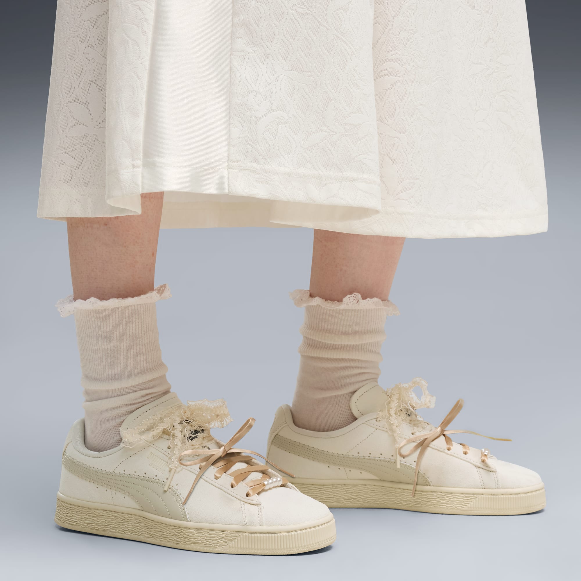 Suede Bloom Sneakers Women – Frosted Ivory-Silver Fog