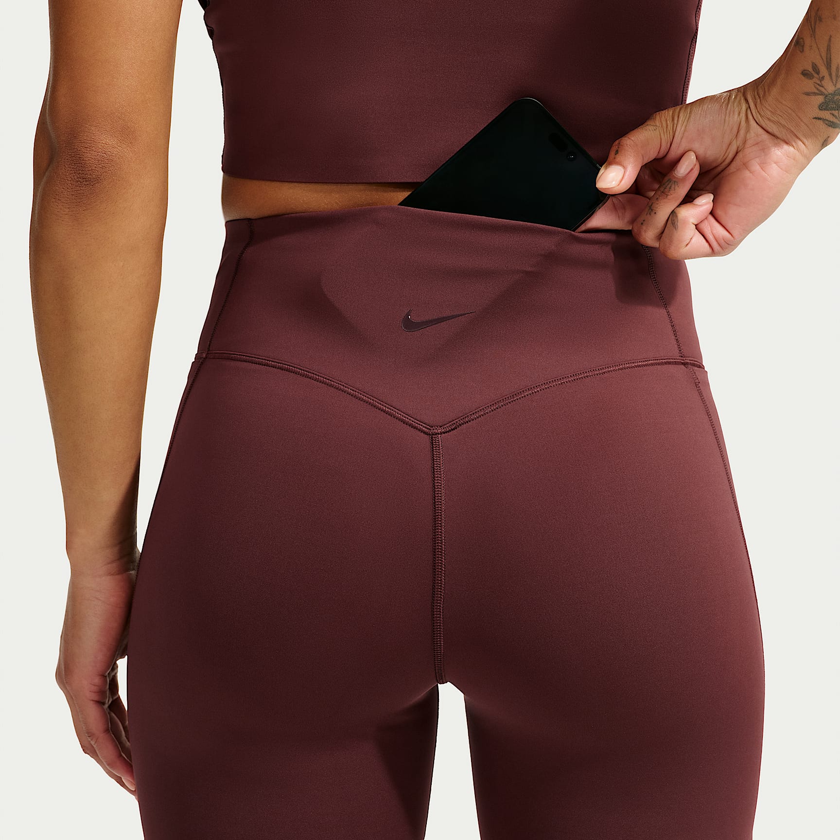 Nike Universa Women's High-Waisted 12.5cm (approx.) Biker Shorts with No Front Seam – Mystic Dates/Mystic Dates/Burgundy Crush