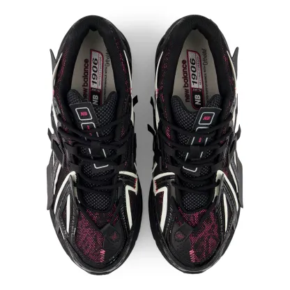1906A – Black with Dragon Berry and White