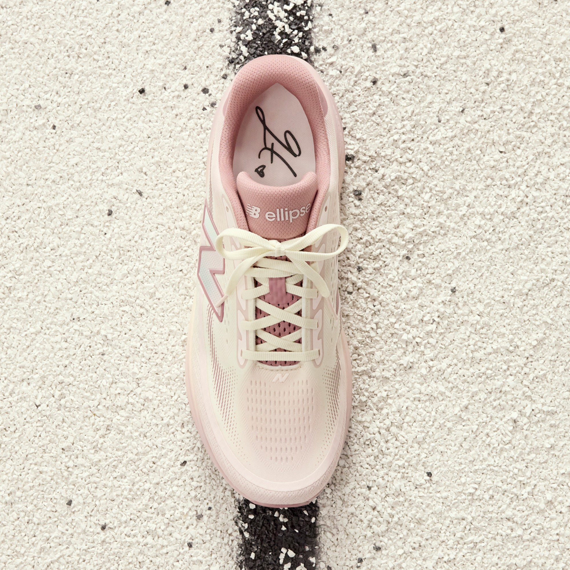 Ellipse x Gabby Thomas – LONE STAR GREY with STONE PINK