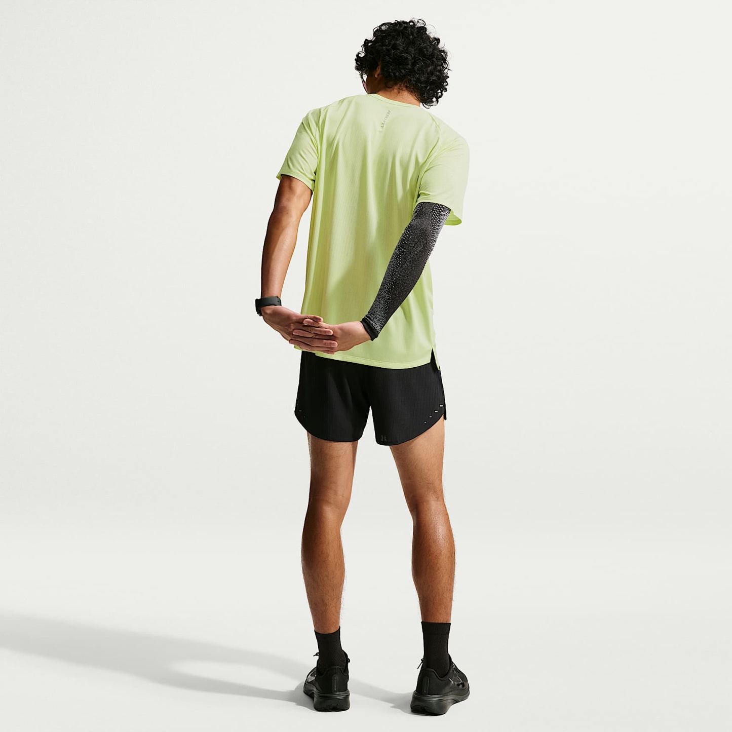 Nike Stride Aero-FIT Men's Short-Sleeve Running Top – Light Lemon Twist/Light Silver