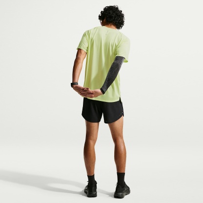 Nike Stride Aero-FIT Men's Short-Sleeve Running Top – Light Lemon Twist/Light Silver