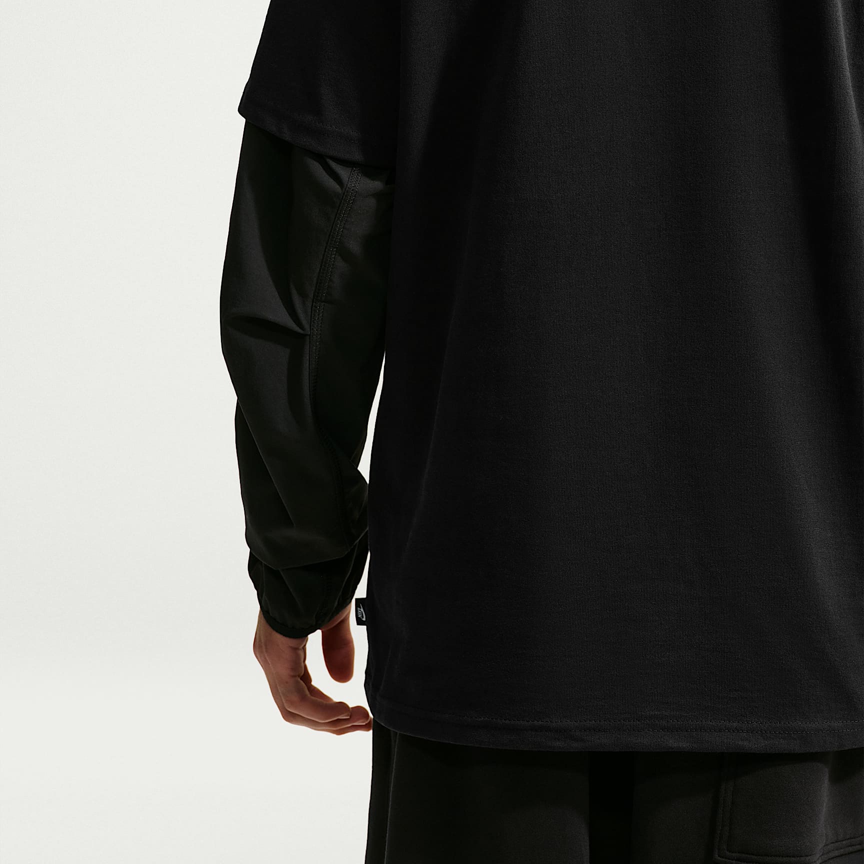 Nike Sportswear Premium Essentials Men's T-Shirt – Black/Chrome Yellow