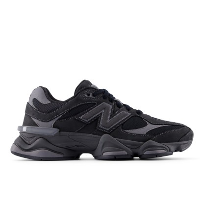 9060 – BLACK with CASTLEROCK