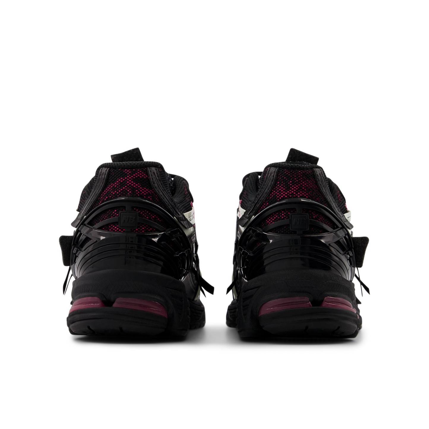 1906A – Black with Dragon Berry and White