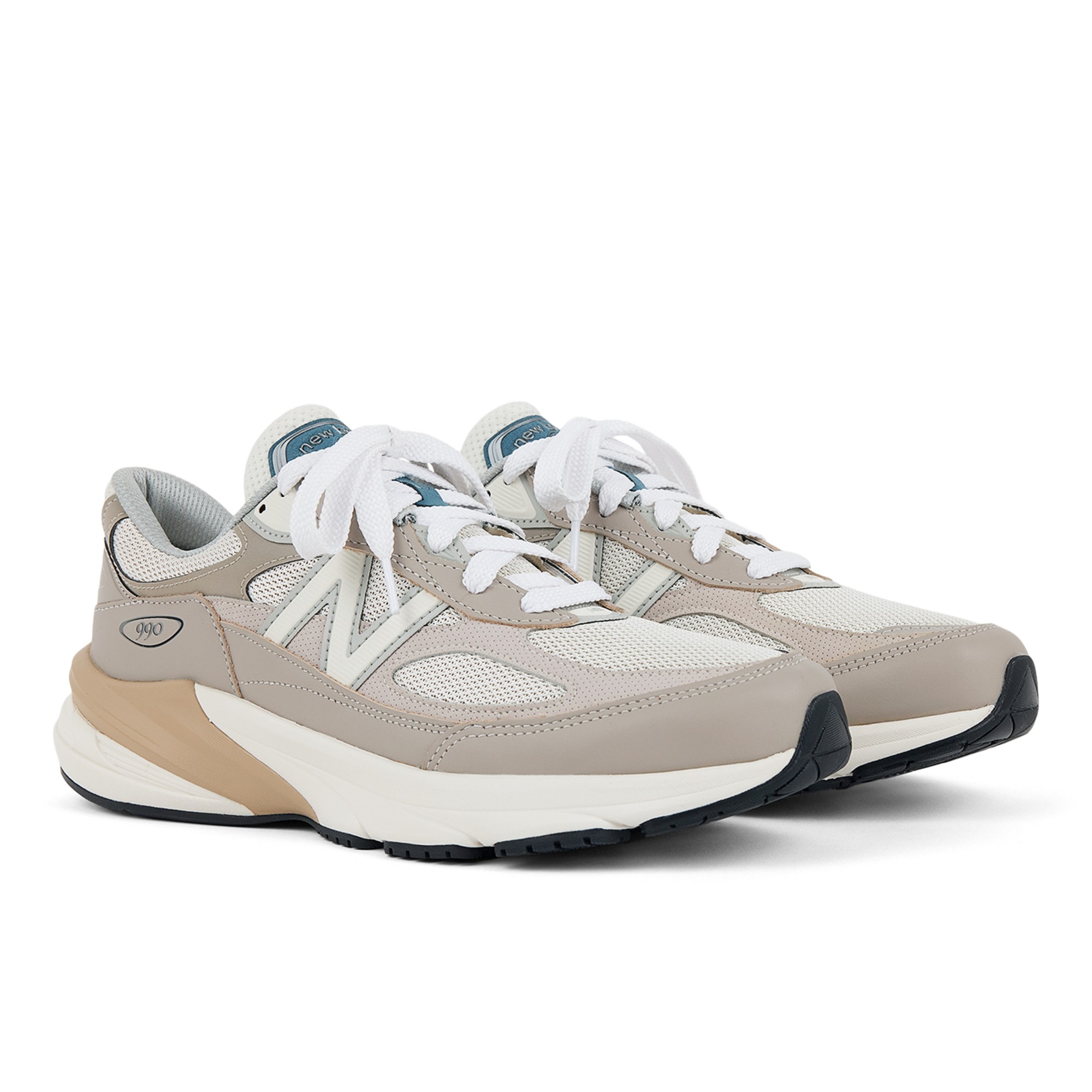 Made in USA 990v6 – Light Mushroom with Moonrock