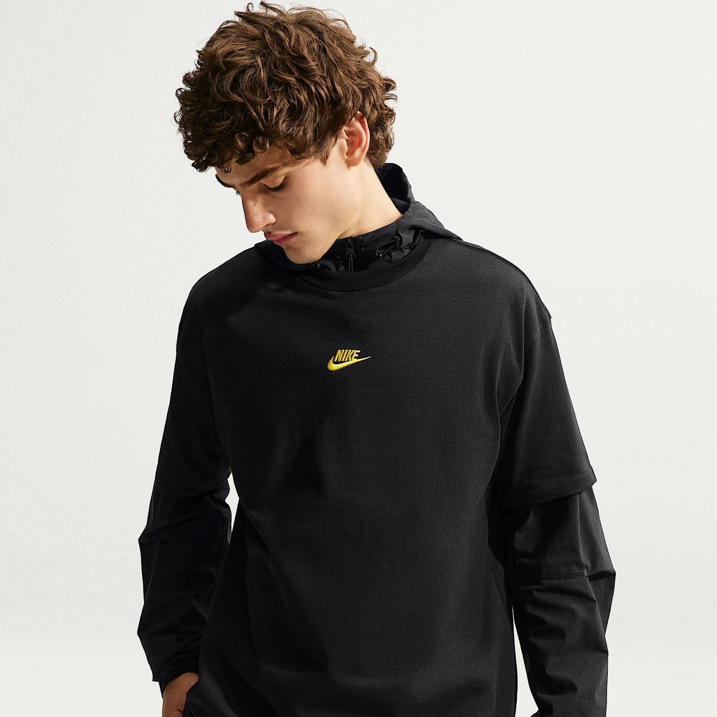 Nike Sportswear Premium Essentials Men's T-Shirt – Black/Chrome Yellow