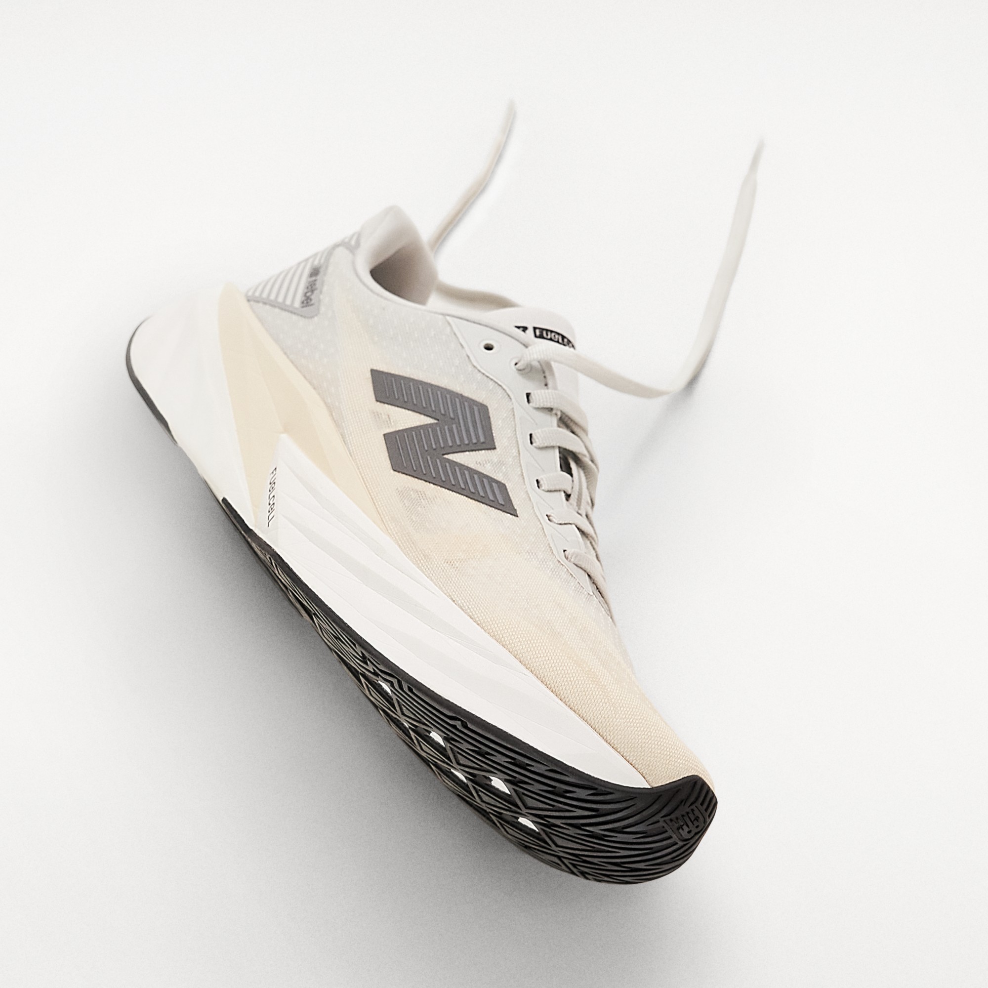 FuelCell Rebel v5 – LINEN with GREY MATTER and White