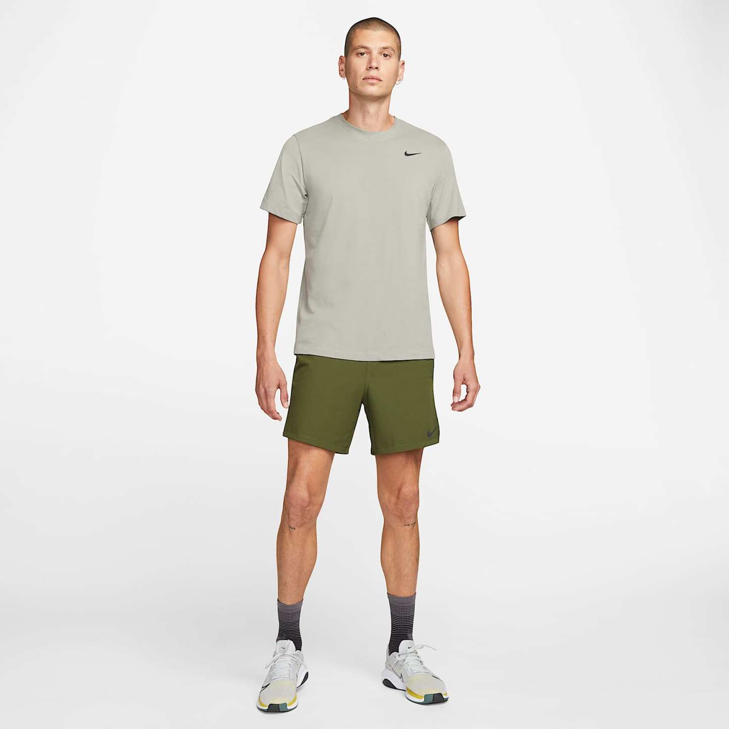 Nike Dri-FIT Men's Fitness T-Shirt – Light Army/Black