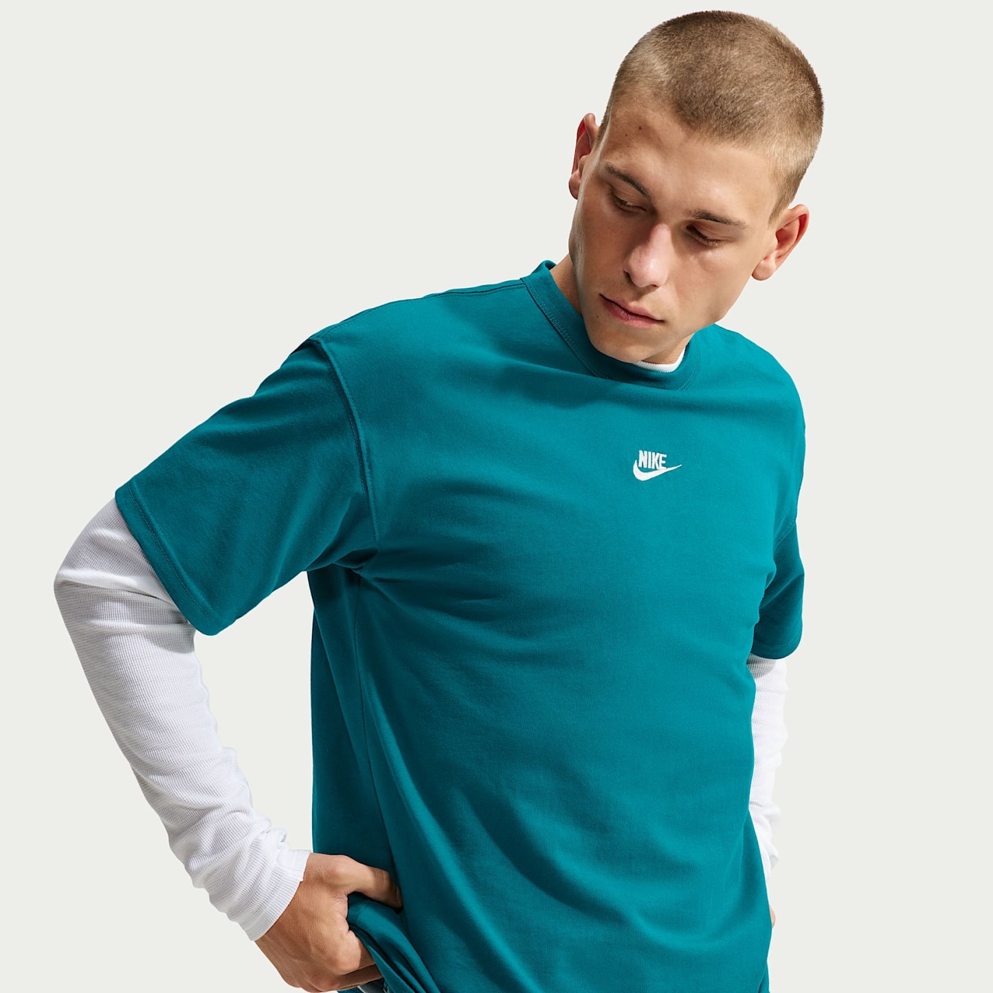 Nike Sportswear Premium Essentials Men's T-Shirt – Bright Spruce/Flat Silver
