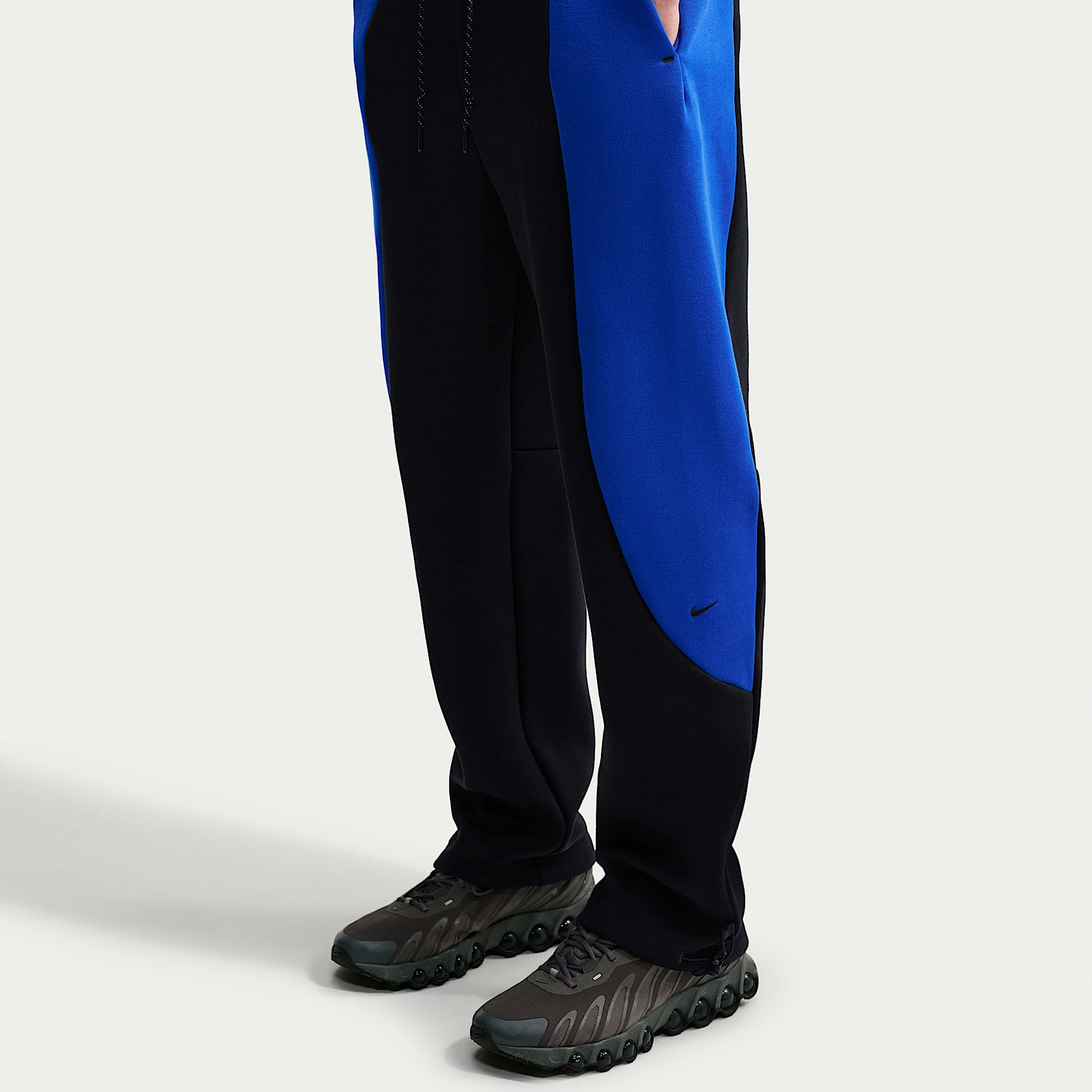 Nike Tech Men's Colour-Block Open-Hem Fleece Trousers – Black/Old Royal/Black
