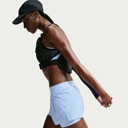 Nike Swift Women's Dri-FIT Mid-Rise 2-in-1 Running Shorts – Aluminium/Gridiron