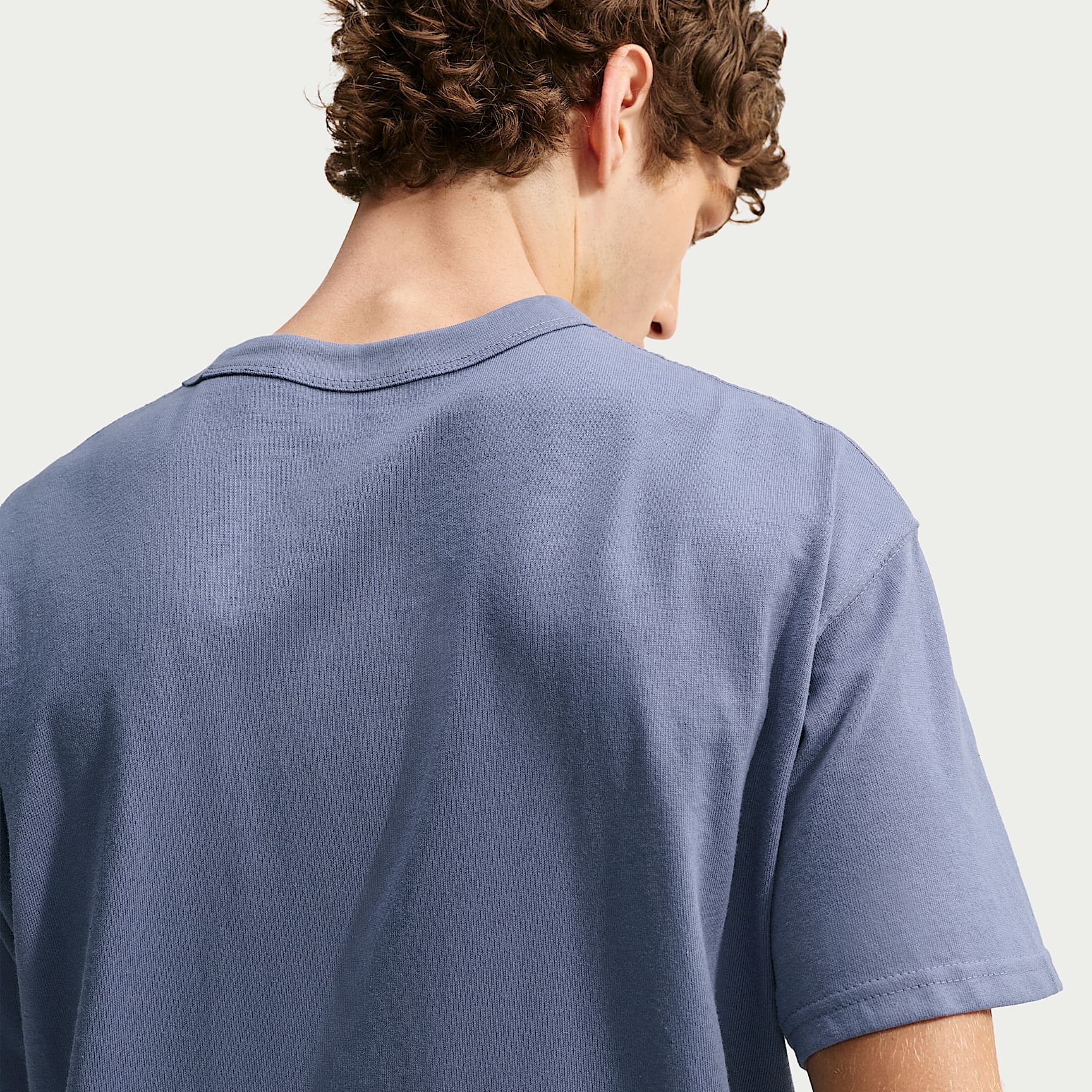 Nike Sportswear Premium Essentials Men's T-Shirt – Diffused Blue