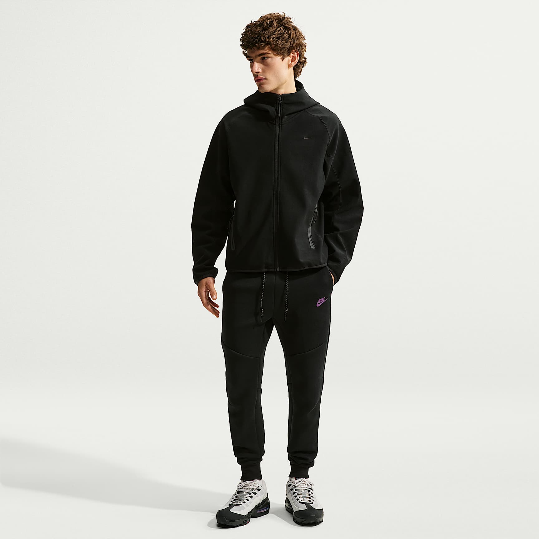 Nike Tech Men's Fleece Joggers – Black/Viotech