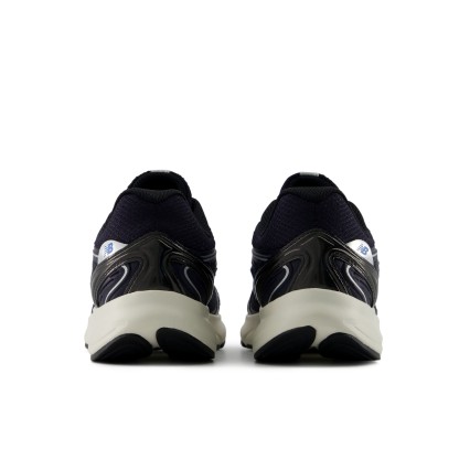 Fresh Foam Amaste – BLACK with SILVER METALLIC and ANALOG BLUE