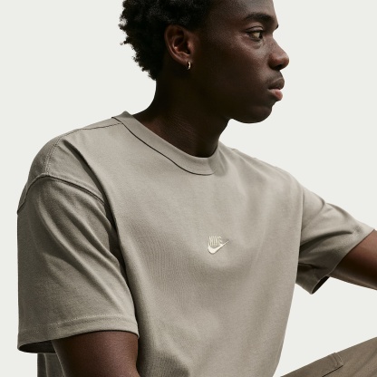 Nike Sportswear Premium Essentials Men's T-Shirt – Light Army