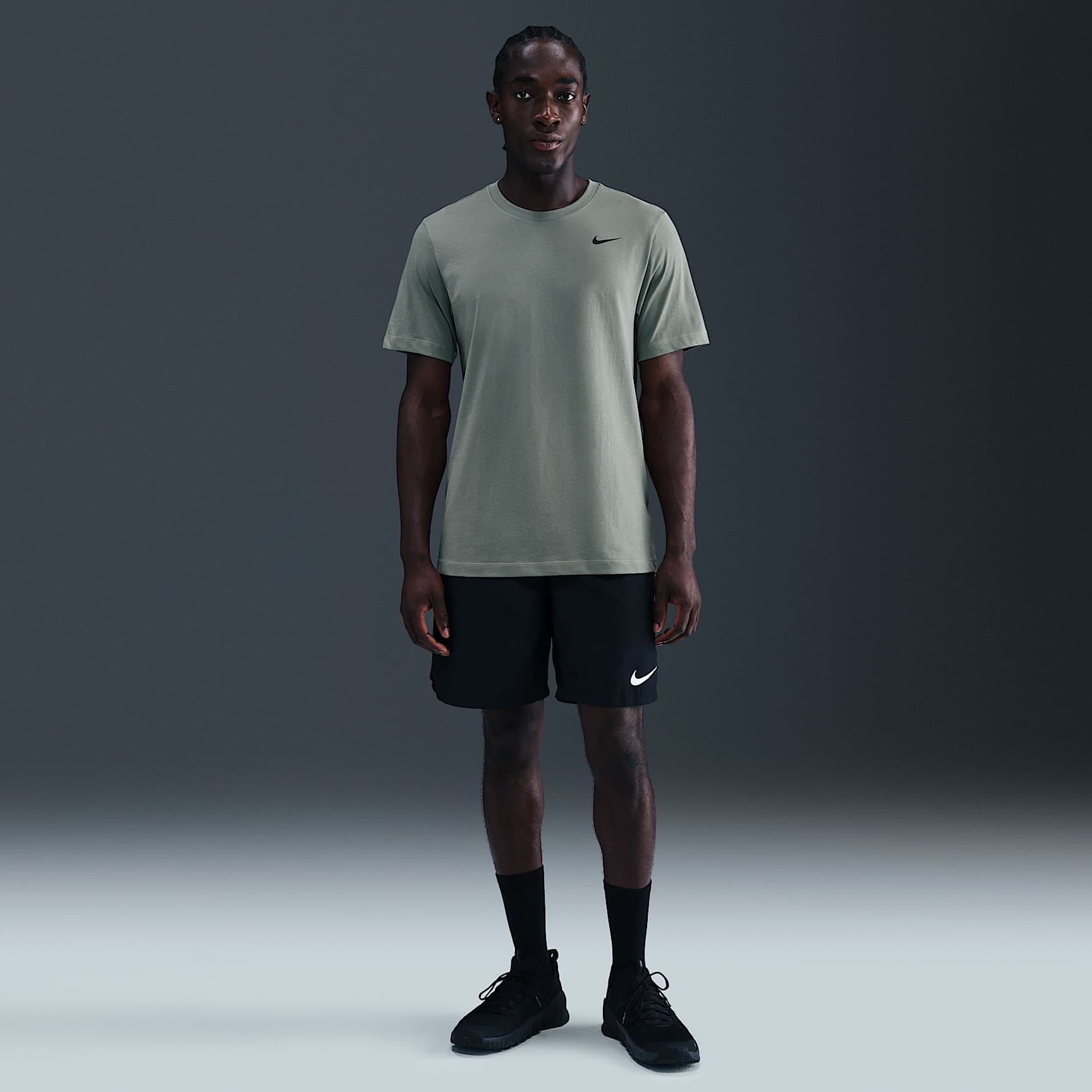Nike Dri-FIT Men's Fitness T-Shirt – Clay Green/Black
