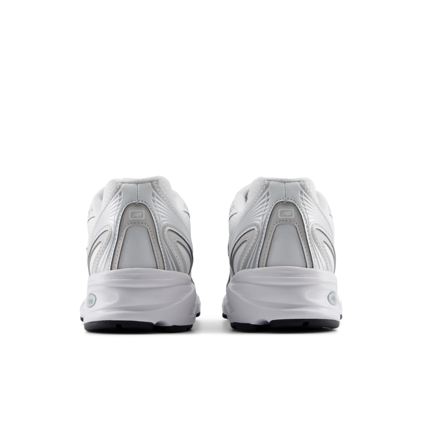 740 – WHITE with NORDIC GREEN