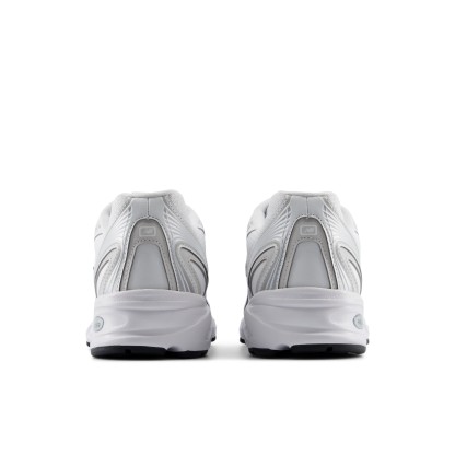 740 – WHITE with NORDIC GREEN