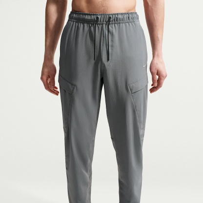 Nike Unlimited Men's Dri-FIT Versatile Cargo Trousers – Smoke Grey/Black/Smoke Grey