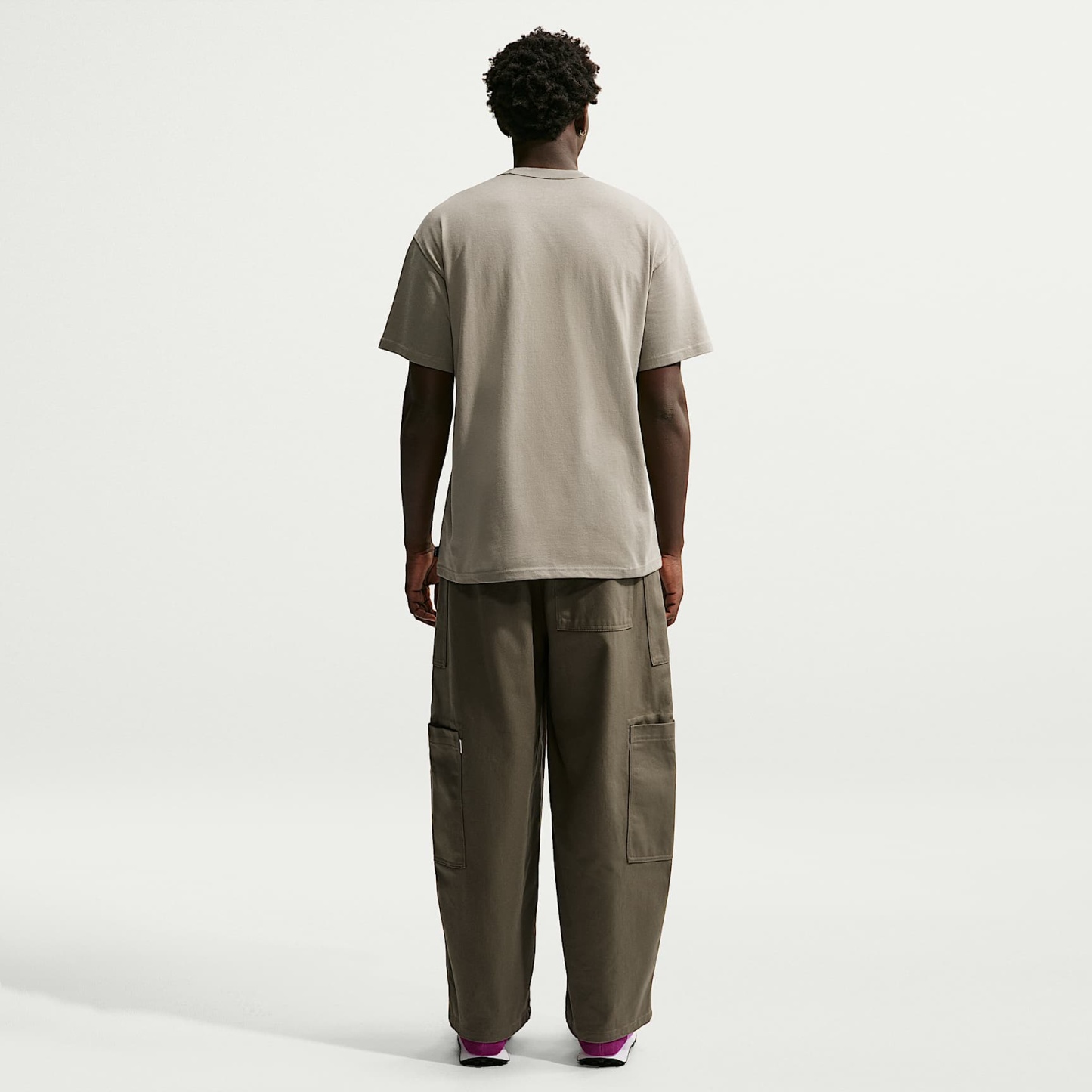 Nike Sportswear Premium Essentials Men's T-Shirt – Light Army