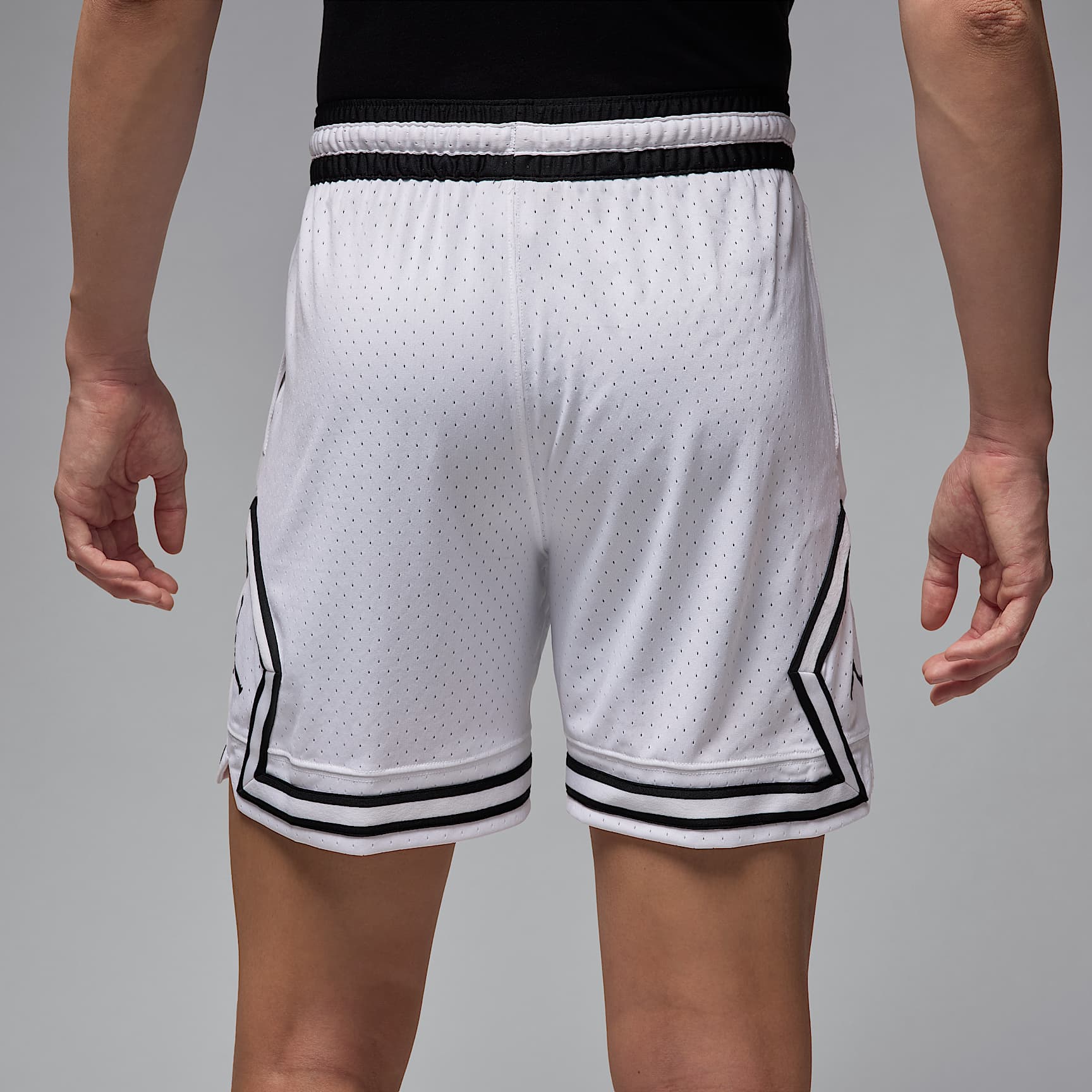 Jordan Sport Men's Dri-FIT 18cm (approx.) Mesh Diamond Shorts – White/Black/Black
