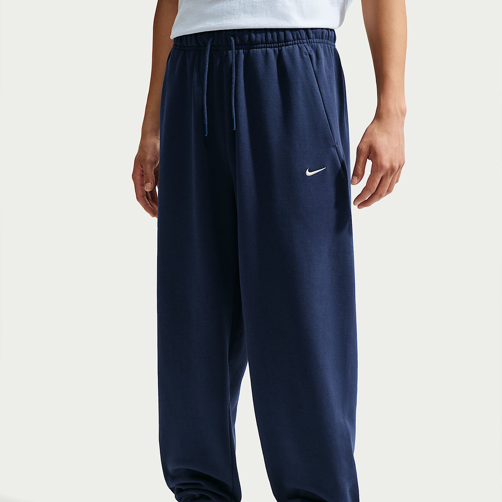 Nike Solo Fleece Men's Cuffed Trousers – Midnight Navy/Sail