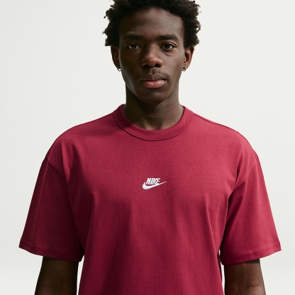 Nike Sportswear Premium Essentials Men's T-Shirt – Team Red