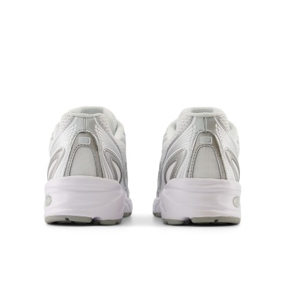 740 – WHITE with Metallic Silver and Reflection