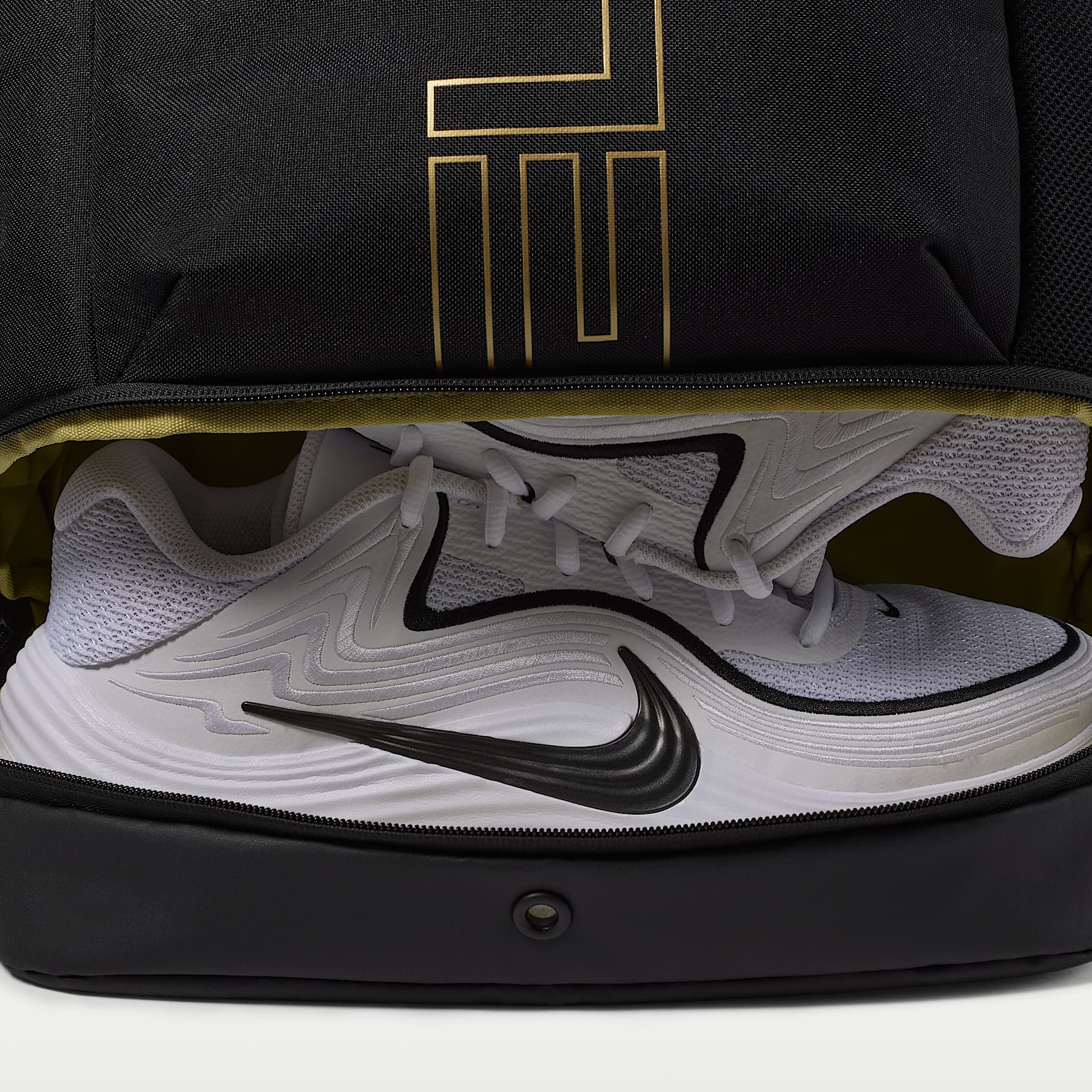 Nike Varsity Elite Backpack (32L) – Black/Black/Metallic Gold
