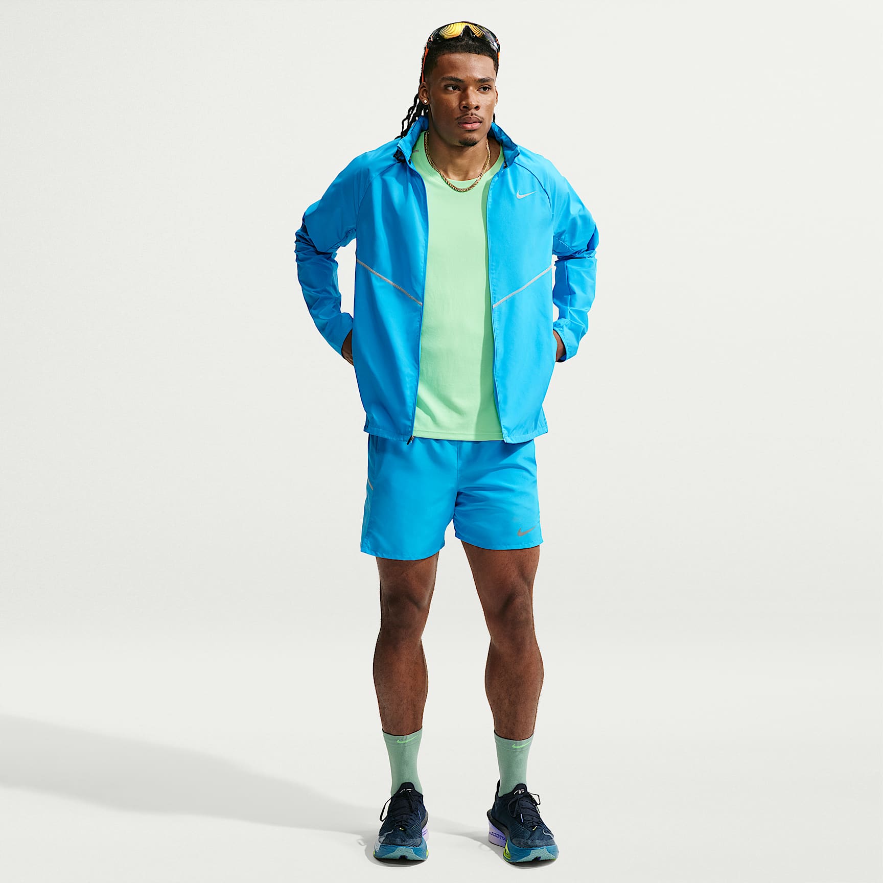 Nike Miler Men's Repel UV Protection Running Jacket – Light Current Blue/Light Current Blue