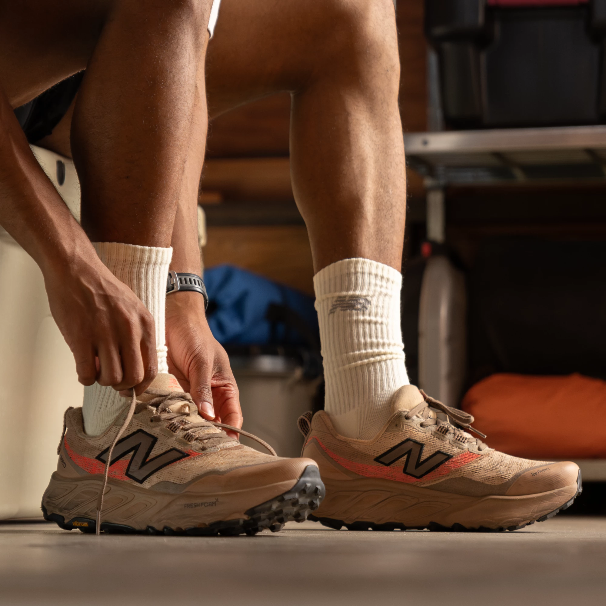 Fresh Foam X Hierro v9 – DESERT CLAY with EARTH SHADOW and Urgent Red