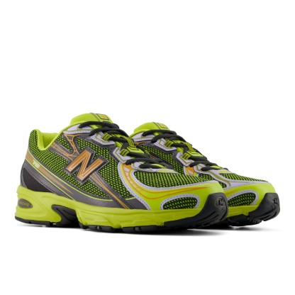 740 – FIELD GREEN with BLACK CEMENT