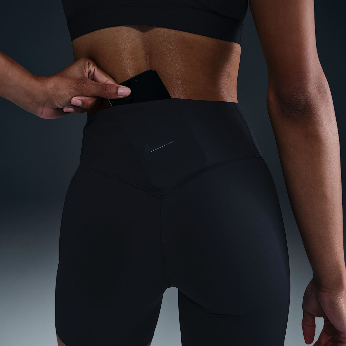 Nike Universa Women's High-Waisted 12.5cm (approx.) Biker Shorts with No Front Seam – Black/Anthracite/Dark Smoke Grey