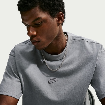 Nike Sportswear Premium Essentials Men's T-Shirt – Cool Grey