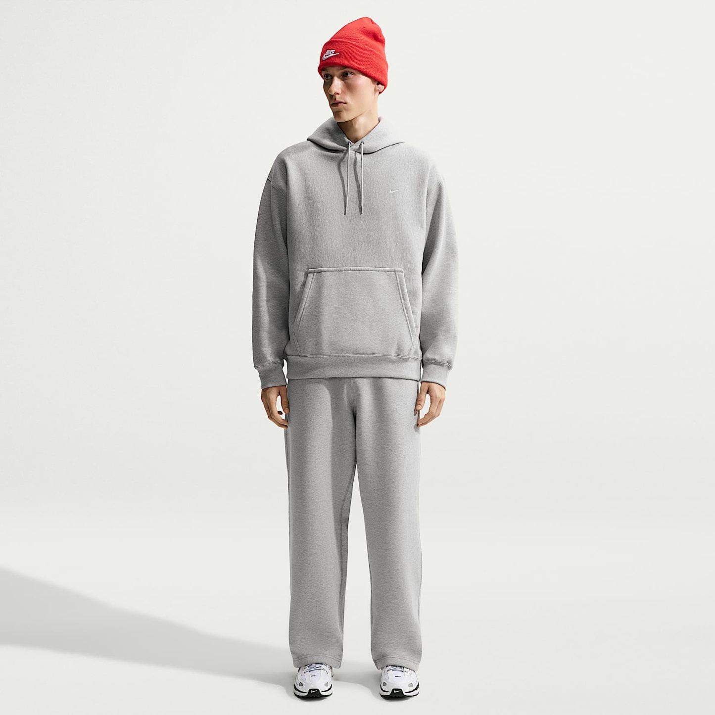 Nike Solo Swoosh Men's Pullover Hoodie – Dark Grey Heather/Light Smoke Grey/White