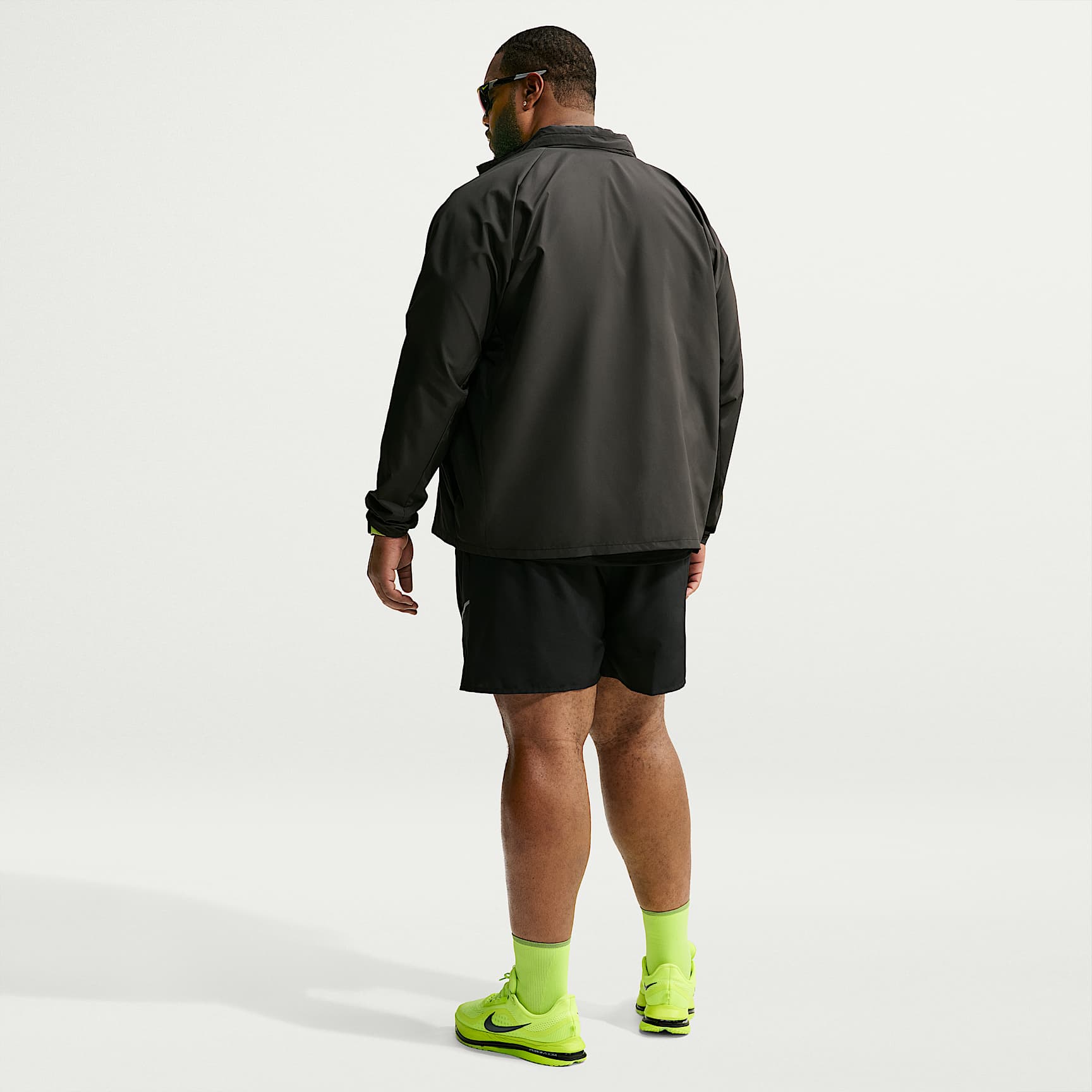 Nike Miler Men's Repel UV Protection Running Jacket – Black/Black